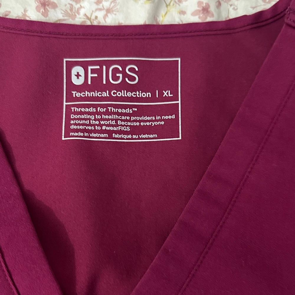 Figs XL Maroon Scrub Top